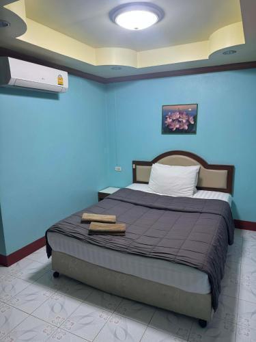 Seven-in Room Type - Budget Double Room