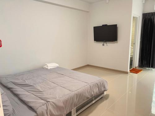 P29 Room Type - Deluxe Double Room with Balcony