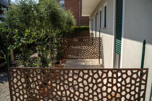 Gu Hotel - Tap to explore photos