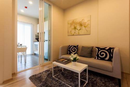 Phuket Town 1 Bedroom Condo Luxury Facilities, The Base Downtown - Tap to explore photos