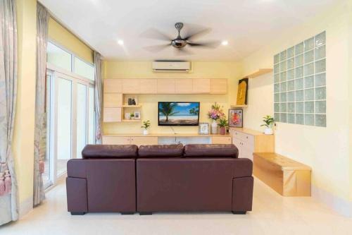 Patong Spacious 4 BR Vacation Home rooftop Views - Tap to explore photos