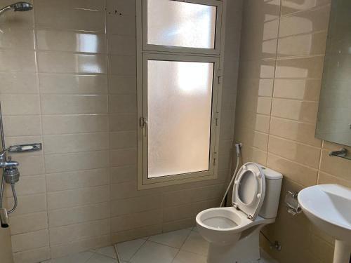 Your Studio Near Airport and all - Tap to explore photos