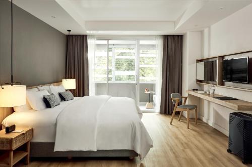 Casa 17 Hotel Bangkok Room Type - Deluxe Double or Twin Room with Enclosed Balcony