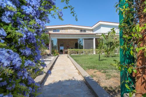 Mabell Guest House Room Type - Deluxe Double or Twin Room with Garden View