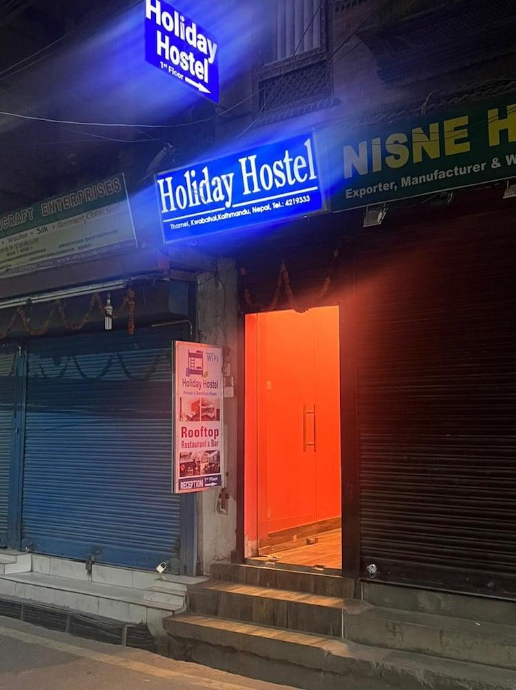 Holiday Hostel - Tap to explore photos