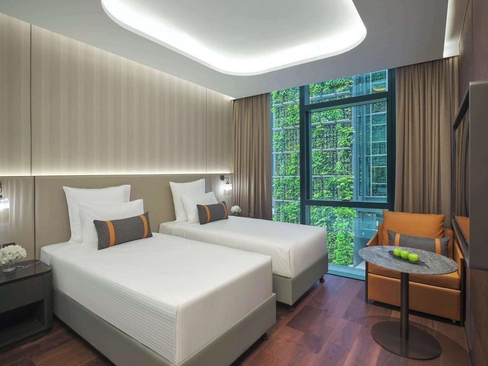 Pullman Singapore Hill Street - Tap to explore photos