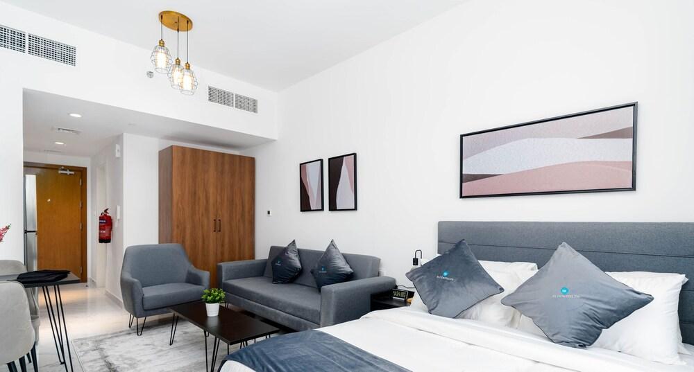 Elegant Studio in Oasis - 4 - Tap to explore photos
