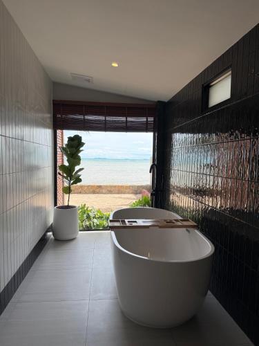 Boon Heritage House Koh Samui - Tap to explore photos