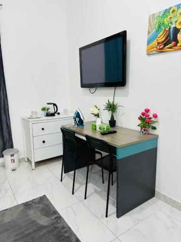 Abu Dhabi Center - For Elites Room Type - Family Room with Balcony