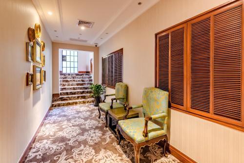 Shanghai Moller Villa Hotel - National Historic and Cultural Relics Protection Building - Tap to explore photos