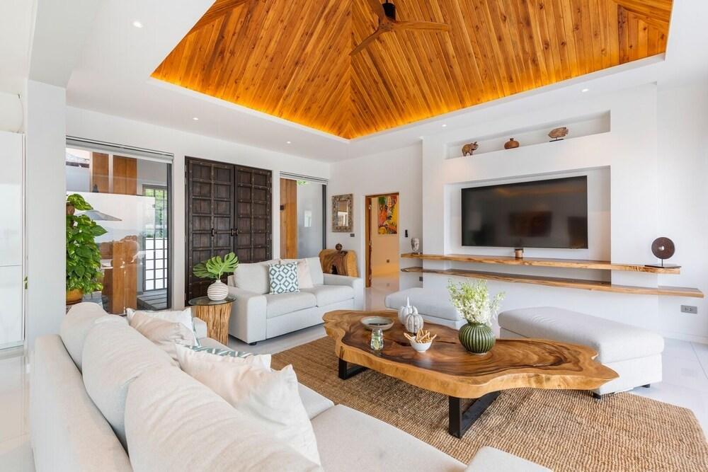Beautiful 4 Bedroom Luxury Villa with Sea Views - KBR2 - Tap to explore photos