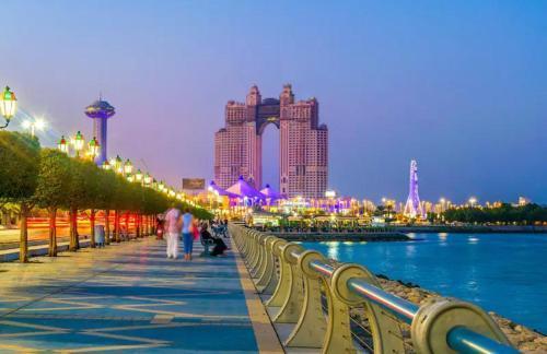 Corniche Street - For Males "Peaceful Bed Space"