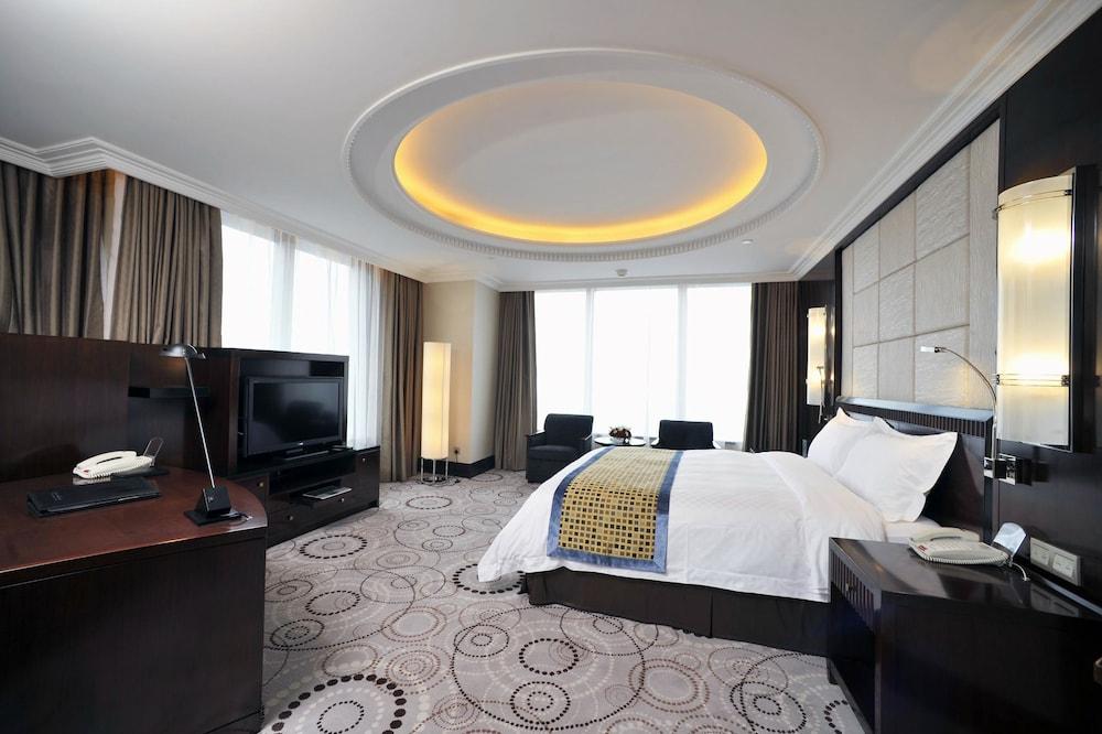 Grand Soluxe Zhongyou Hotel Shanghai - Tap to explore photos