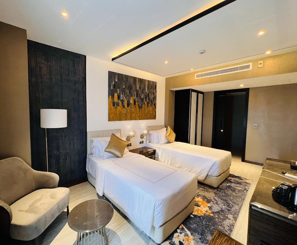 Zest Metropole Room Type - Deluxe Twin Room