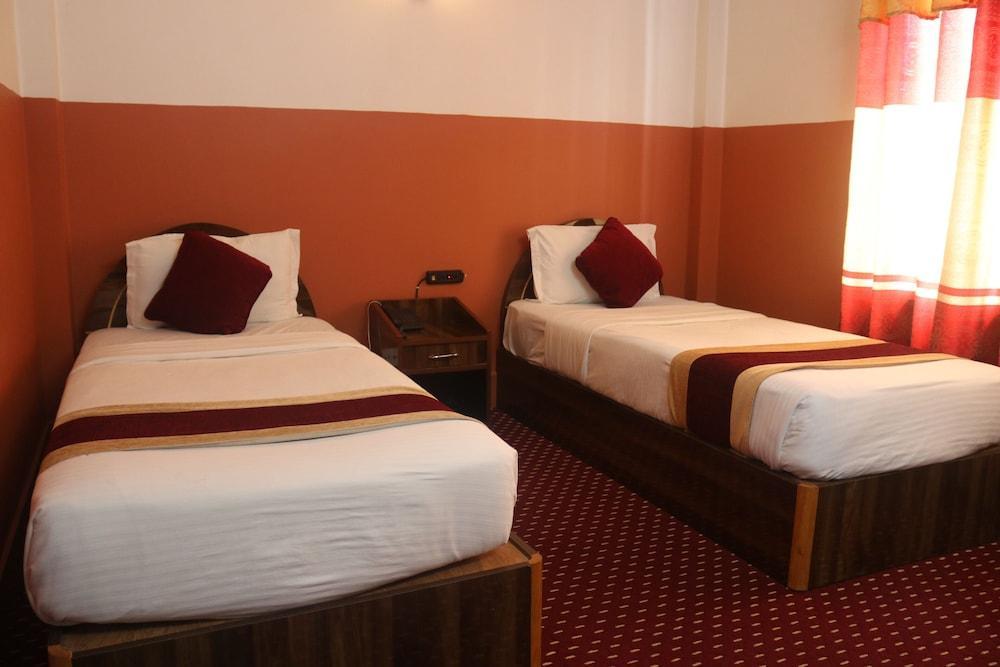 OYO 797 Hotel Aakansh - Tap to explore photos
