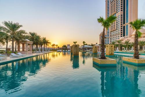 Rixos Marina Abu Dhabi - Tap to explore photos
