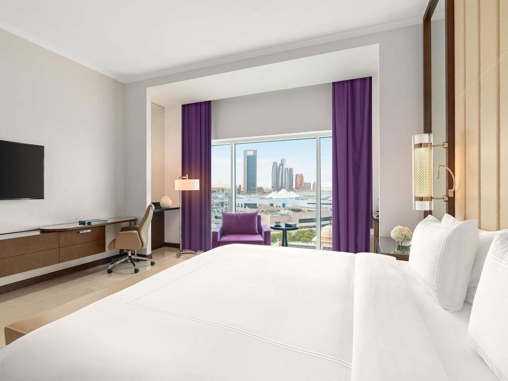 Rixos Marina Abu Dhabi Room Type - Superior Room, 1 King Bed