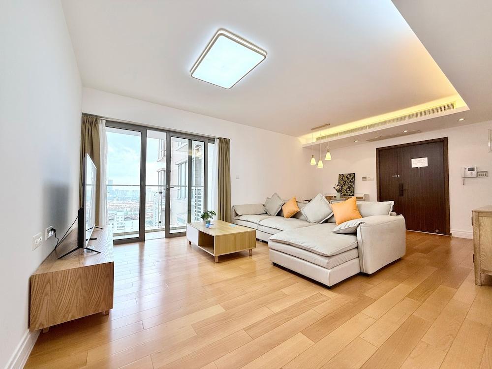 Tyms High Serviced Residence Shanghai Xujiahui Metro Room Type - City View 3 Bedroom Elegant Family Suite Tyms High Serviced Residence Shanghai Xujiahui Metro Room Type - City View 3 Bedroom Elegant Family Suite