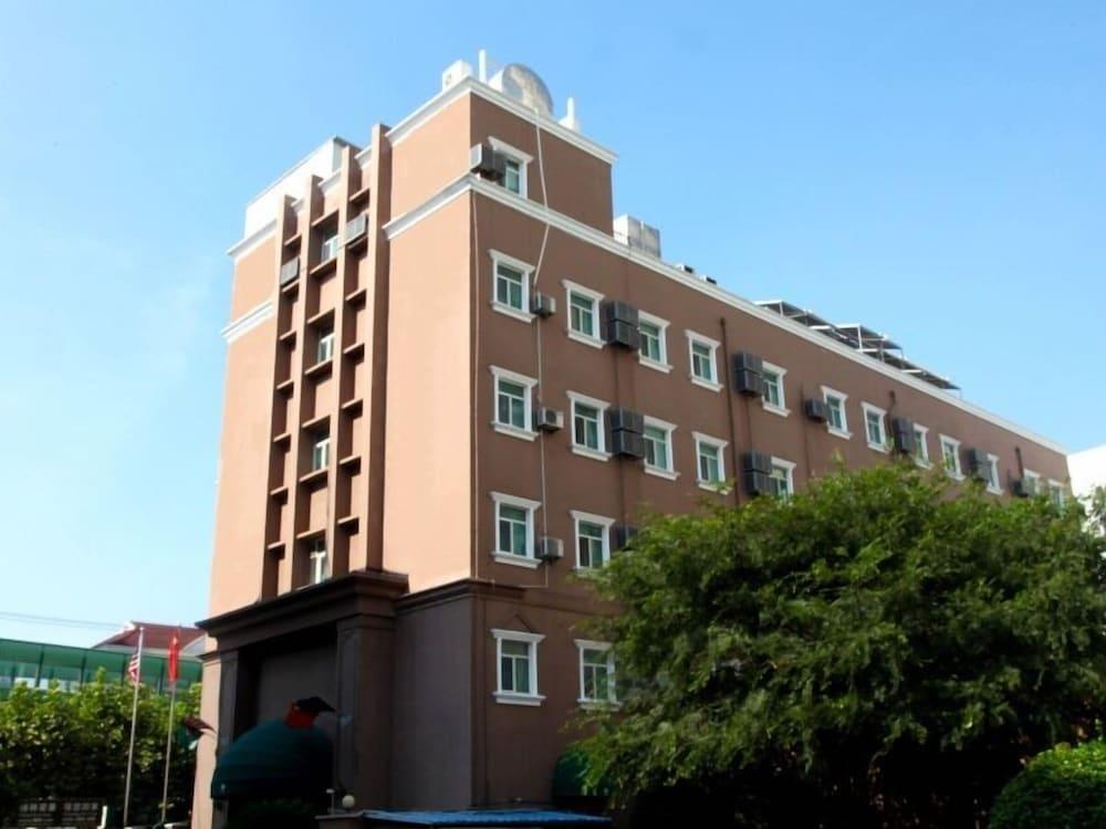GreenTree Inn ShangHai ZhongShan HuTai Business Hotel - Tap to explore photos