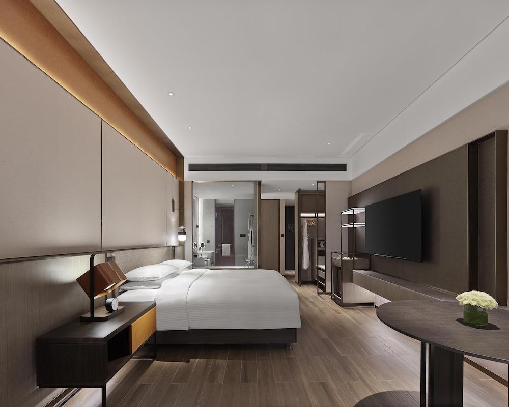 Hyatt Regency Shanghai Songjiang Room Type - 1 KING BED, CITY VIEW