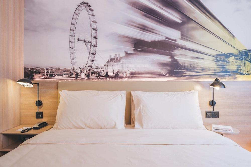 Atour Light Hotel Bund Shanghai - Tap to explore photos