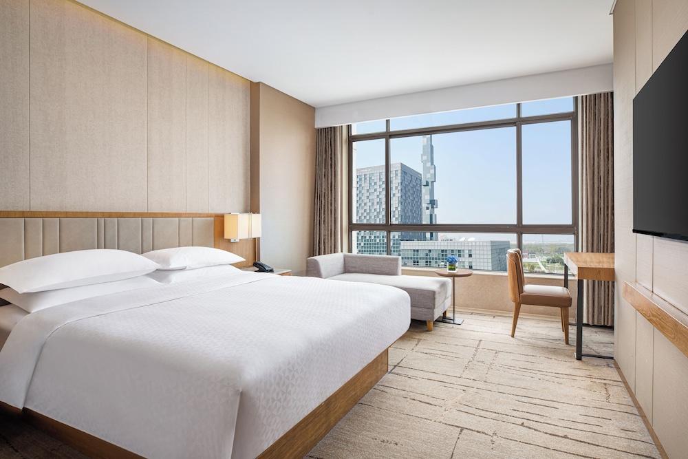 Four Points by Sheraton Shanghai, Kangqiao Room Type - Premier Room, 2 Twin Beds