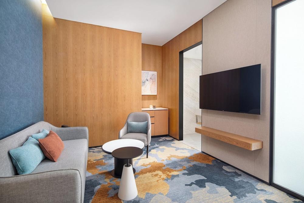 Four Points by Sheraton Shanghai Jiading Room Type - Junior Suite, 1 King Bed