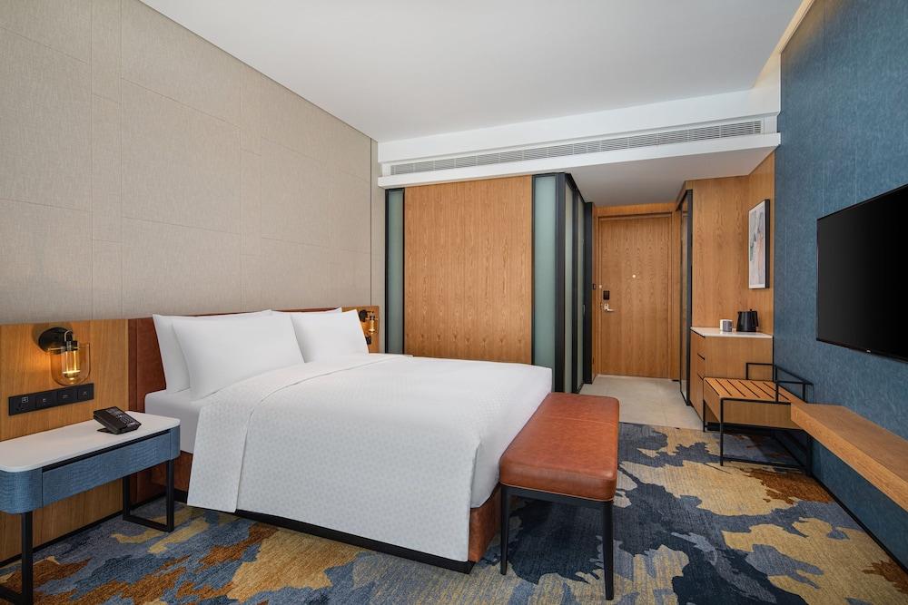 Four Points by Sheraton Shanghai Jiading Room Type - Deluxe Room, 1 King Bed