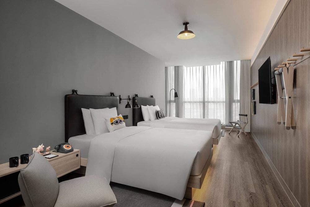 Moxy Shanghai Hongqiao NECC Room Type - Moxie Double Room