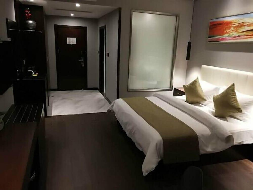 Metropolo Shanghai Hongqiao Airpart Wuzhong Road Hotel - Tap to explore photos