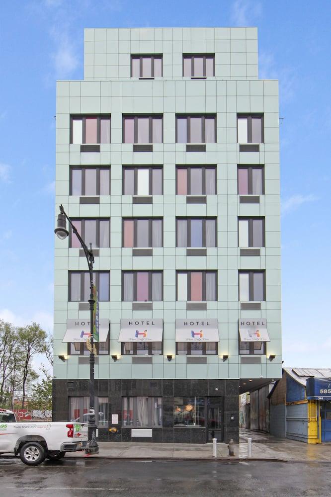 Hotel 365 Bronx - Tap to explore photos