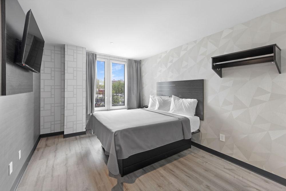 Hotel 365 Bronx Room Type - Deluxe Room