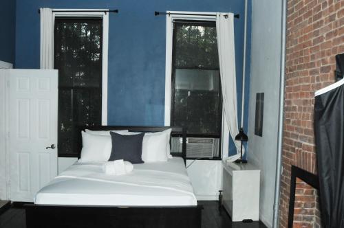 Plush Spacious 1 bedroom apt Williamsburg