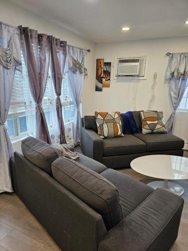 Cozy & Relax Airb&b LLC - Tap to explore photos