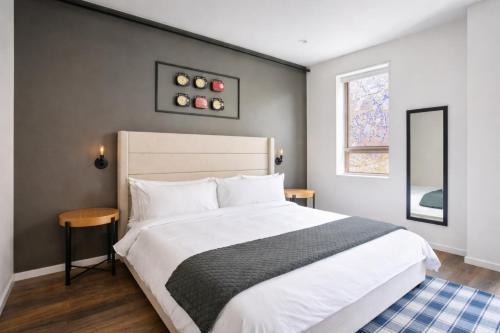 Dutch Hotel Long Island City New York , Belvilla District 6 Formerly Sonder - Tap to explore photos