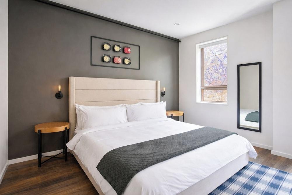 Dutch Hotel Long Island City New York , Belvilla District 6 Room Type - Guest Room, 1 King Bed