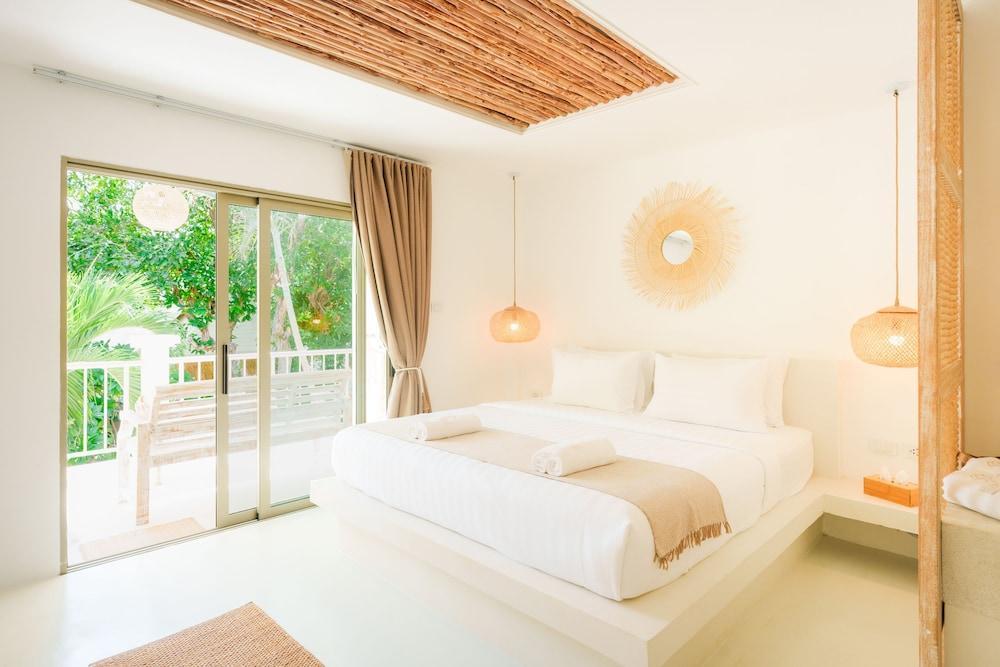 Elephant Beach Club & Resort Samui Room Type - Deluxe Room