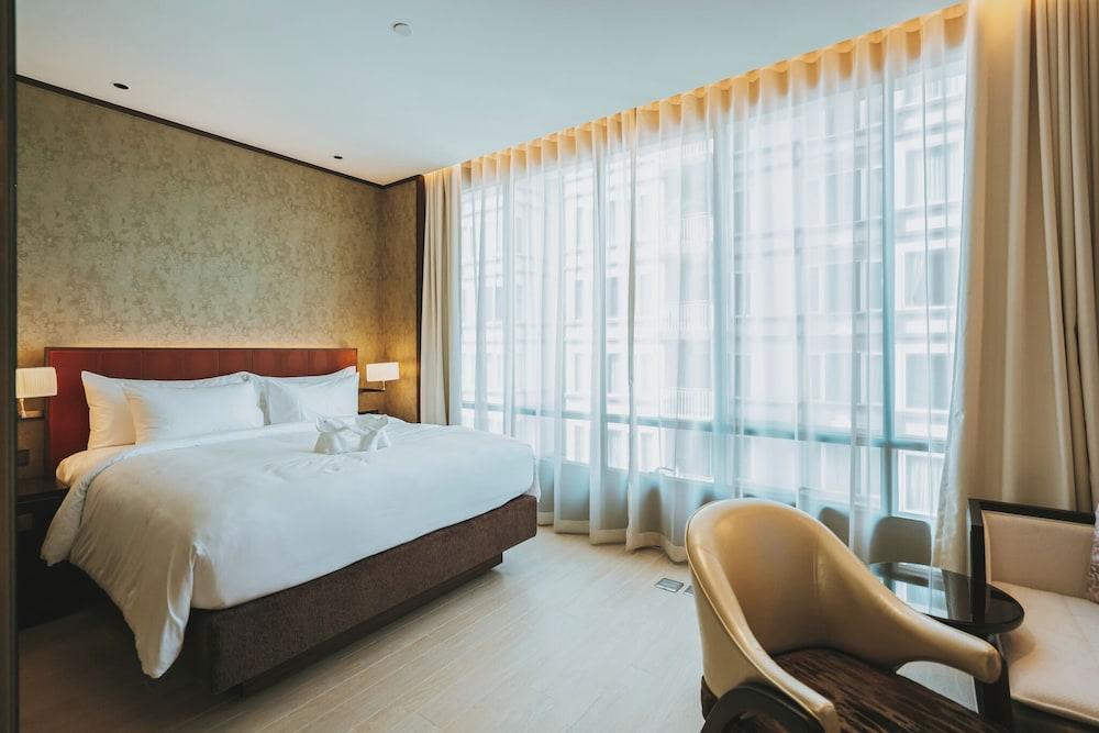 SILQ Hotel And Residence Room Type - Tussah Studio