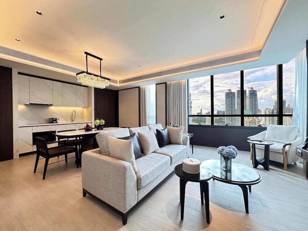 SILQ Hotel And Residence Room Type - Mulberry Grand Suite (Two-Bedroom)