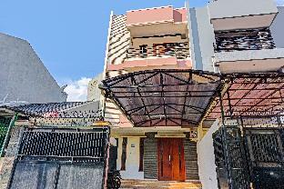 Hotel O J&b Rooms Tomang - Tap to explore photos
