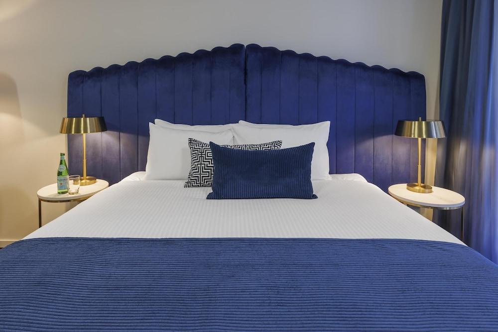 Oaks Melbourne St Kilda Road Hotel Room Type - Executive Room, 1 Bedroom (No Housekeeping) Oaks Melbourne St Kilda Road Hotel Room Type - Executive Room, 1 Bedroom (No Housekeeping)