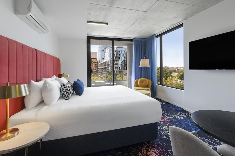 Oaks Melbourne St Kilda Road Hotel Room Type - Executive Studio (No Housekeeping) Oaks Melbourne St Kilda Road Hotel Room Type - Executive Studio (No Housekeeping)