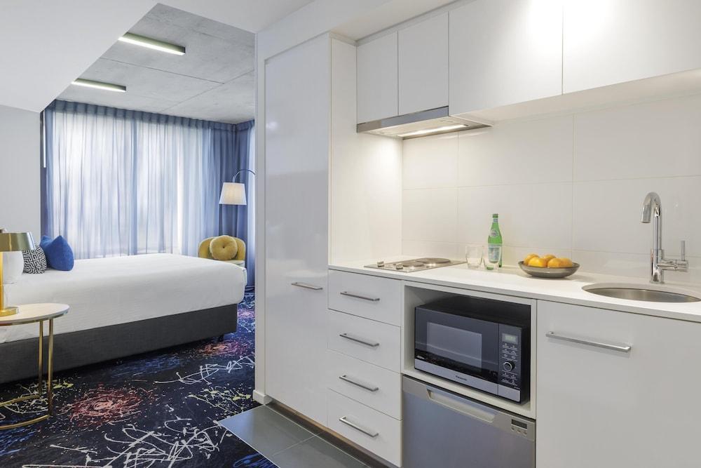 Oaks Melbourne St Kilda Road Hotel Room Type - Deluxe Studio