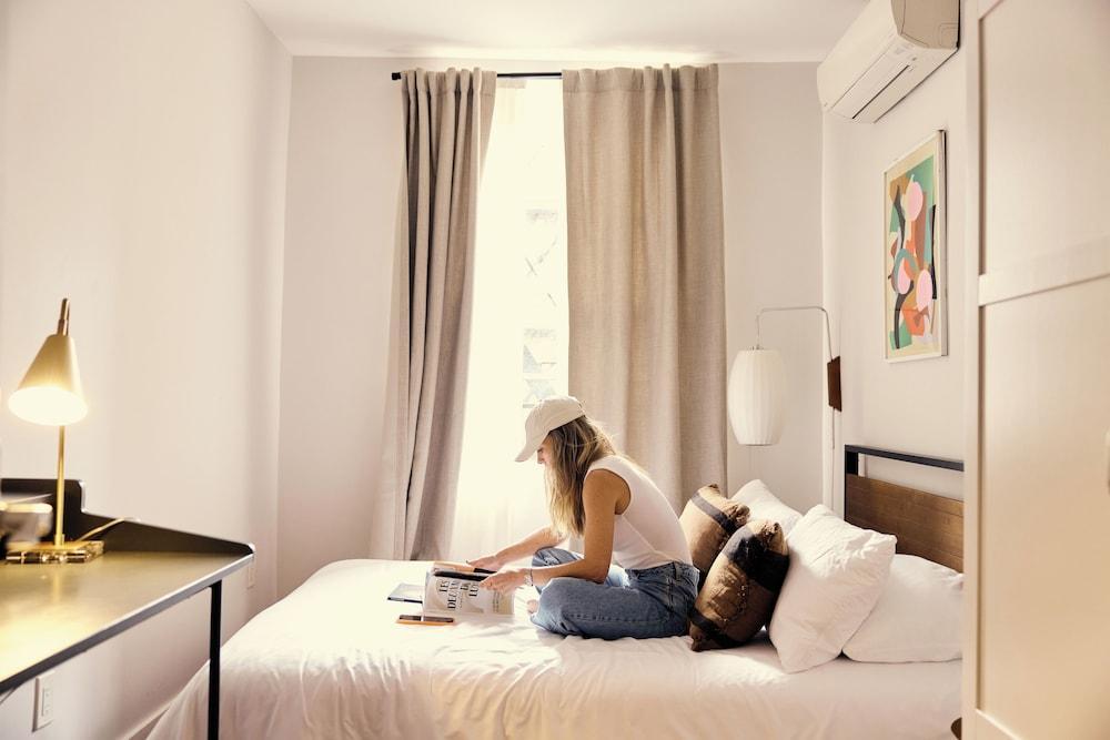 Outsite Chelsea - Work, Connect, Explore Room Type - Basic Double Room, 1 Double Bed, Shared Bathroom Outsite Chelsea - Work, Connect, Explore Room Type - Basic Double Room, 1 Double Bed, Shared Bathroom