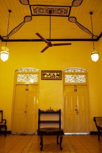 W Hotel Mount Lavinia - Colombo - Tap to explore photos