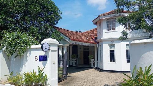 W Hotel Mount Lavinia - Colombo - Tap to explore photos