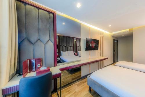 Heaven Premium Hotel Restaurant & Airport Shuttle Room Type - Deluxe Double or Twin Room