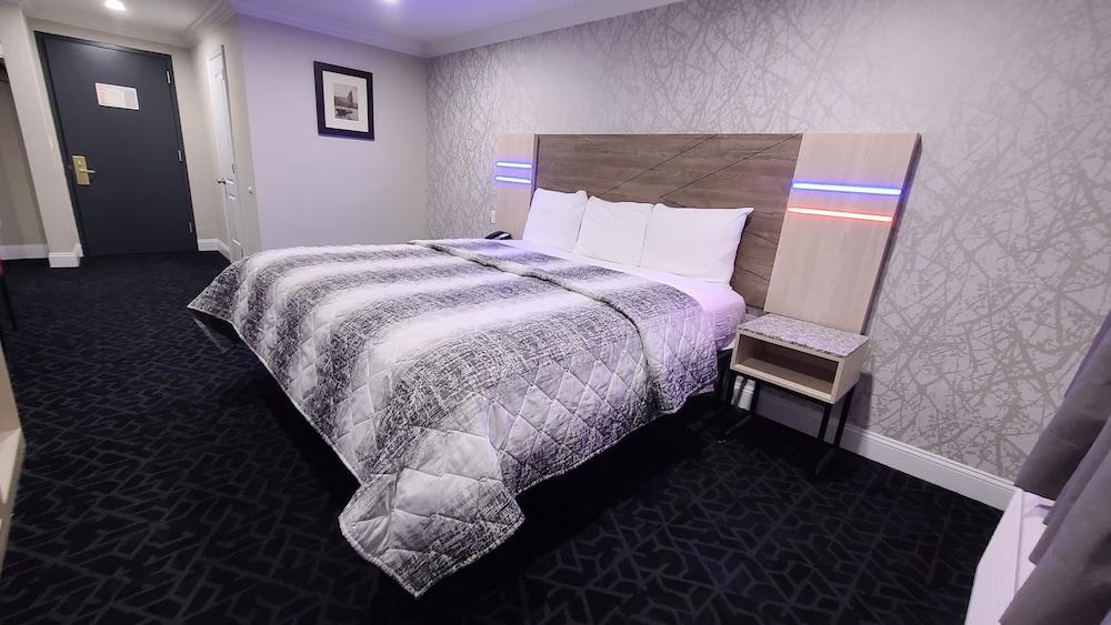 Bayview Inn Motel - Adults Only - Tap to explore photos