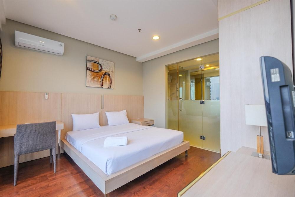 Exclusive And Comfy Studio Kemang Mansion Apartment - Tap to explore photos