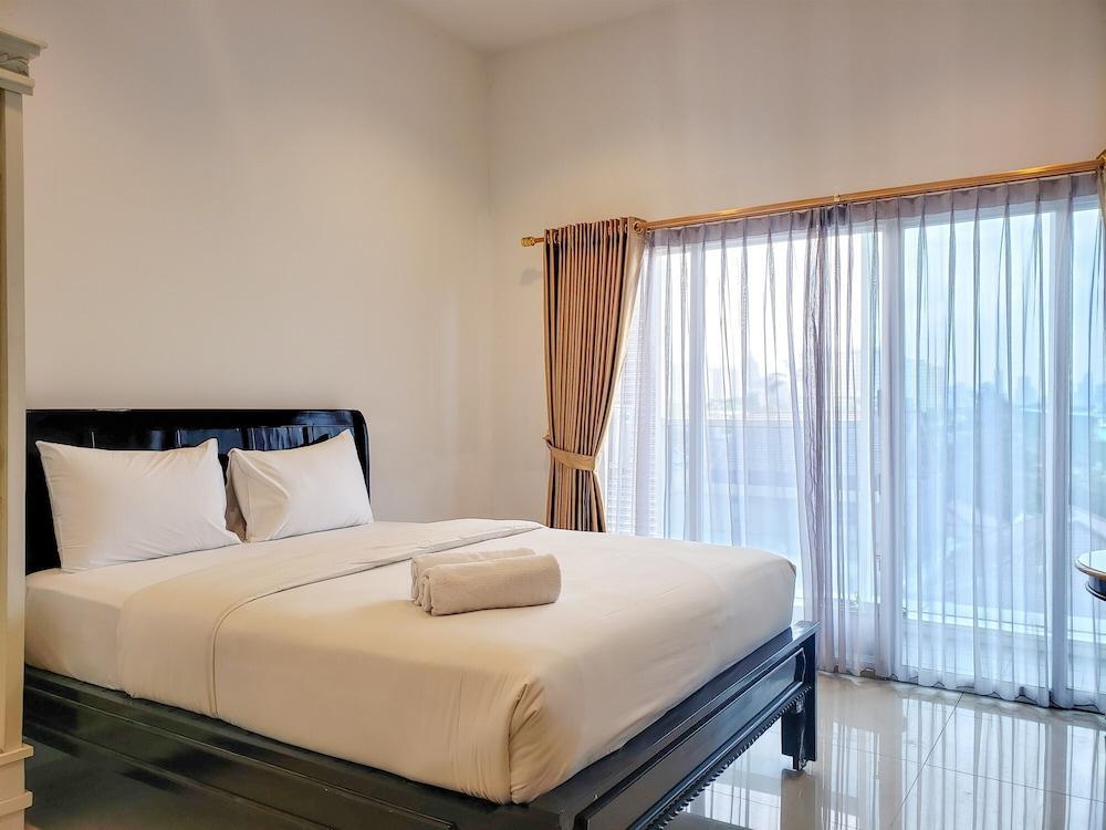 Fancy And Nice Studio At Tamansari The Hive Apartment